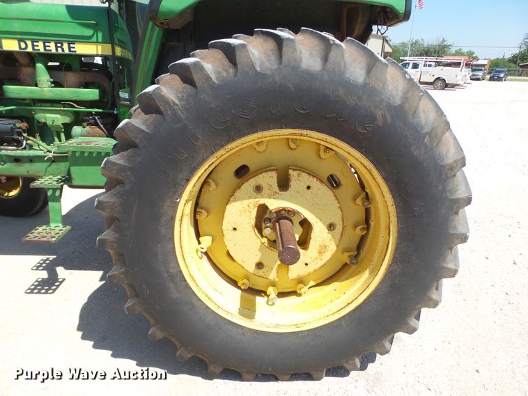 image for item FS9576 1978 John Deere 4440 tractor