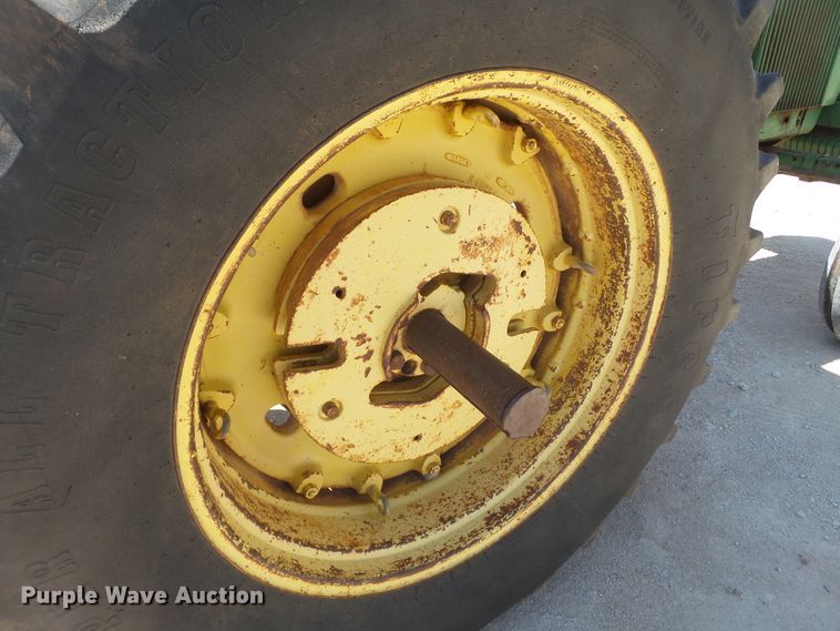 image for item FS9576 1978 John Deere 4440 tractor