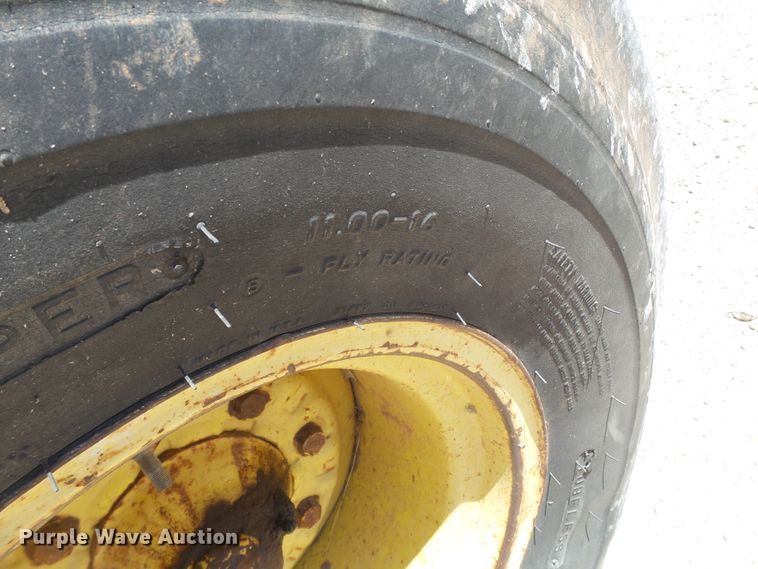 image for item FS9576 1978 John Deere 4440 tractor