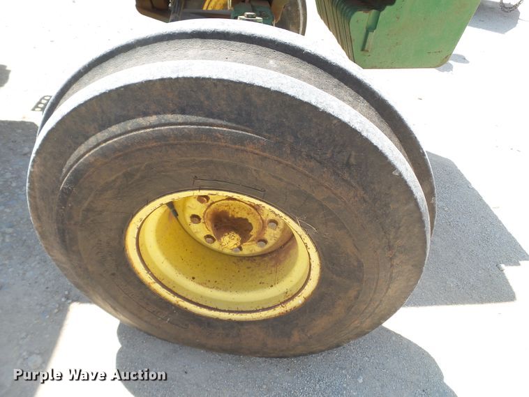 image for item FS9576 1978 John Deere 4440 tractor