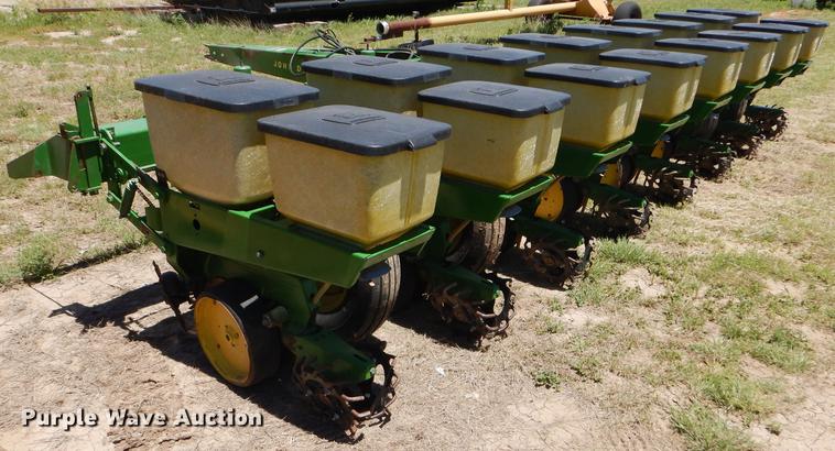 image for item FT9516 John Deere 7000 no-till planter