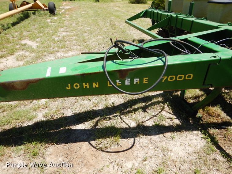 image for item FT9516 John Deere 7000 no-till planter