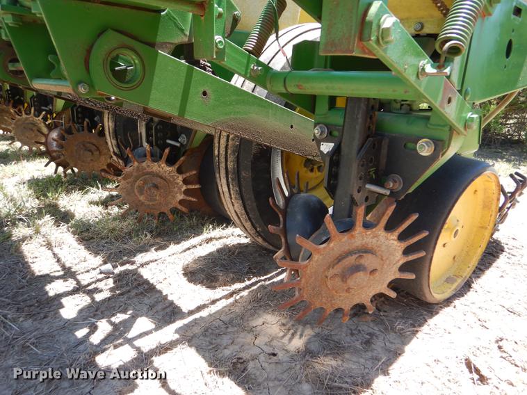image for item FT9516 John Deere 7000 no-till planter