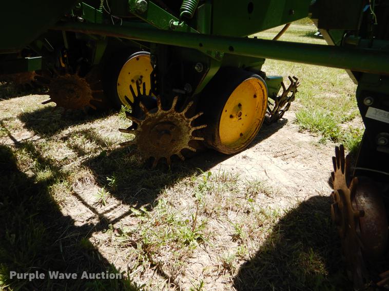 image for item FT9516 John Deere 7000 no-till planter