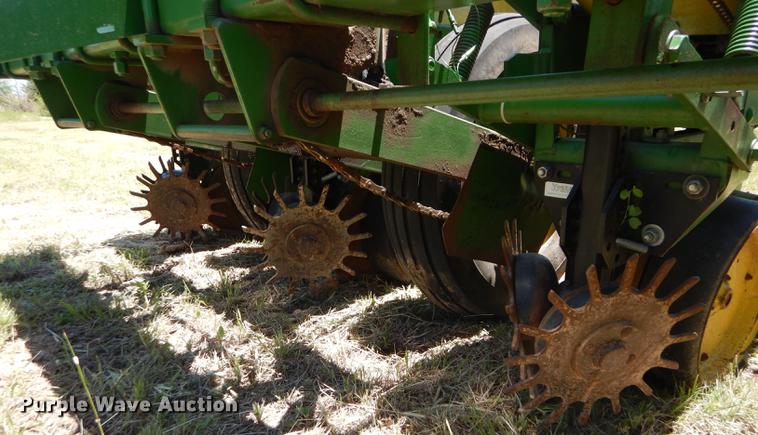 image for item FT9516 John Deere 7000 no-till planter