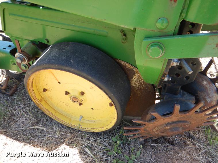 image for item FT9516 John Deere 7000 no-till planter