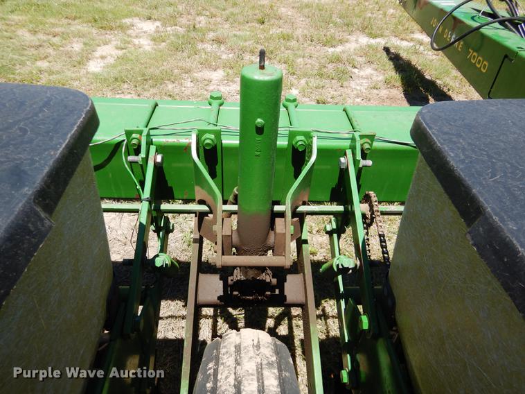 image for item FT9516 John Deere 7000 no-till planter