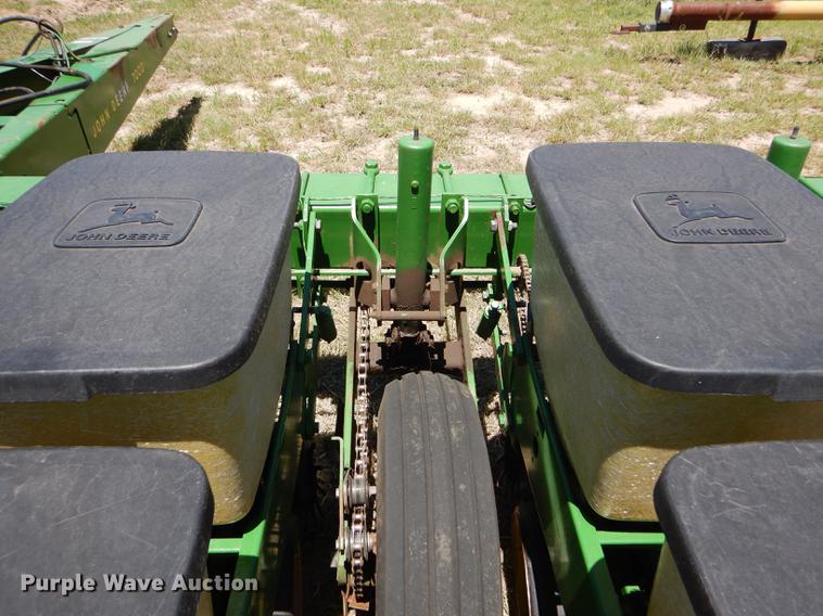 image for item FT9516 John Deere 7000 no-till planter