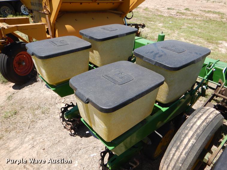 image for item FT9516 John Deere 7000 no-till planter