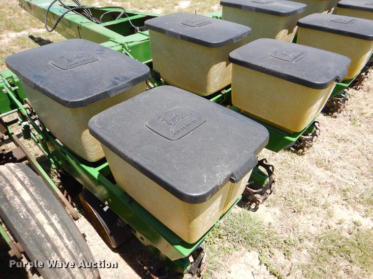 image for item FT9516 John Deere 7000 no-till planter