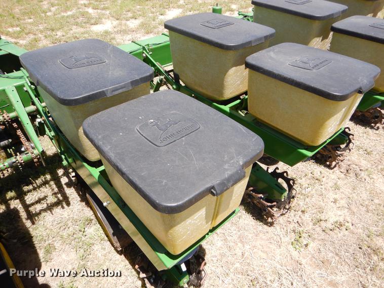 image for item FT9516 John Deere 7000 no-till planter