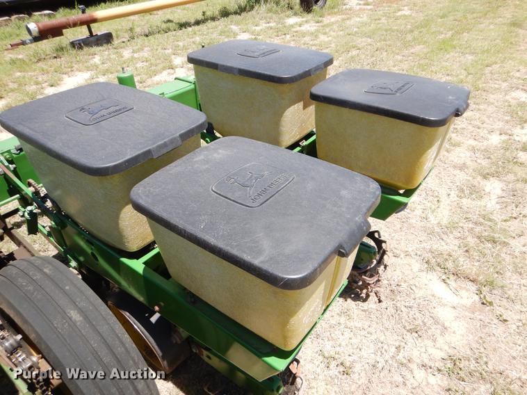 image for item FT9516 John Deere 7000 no-till planter