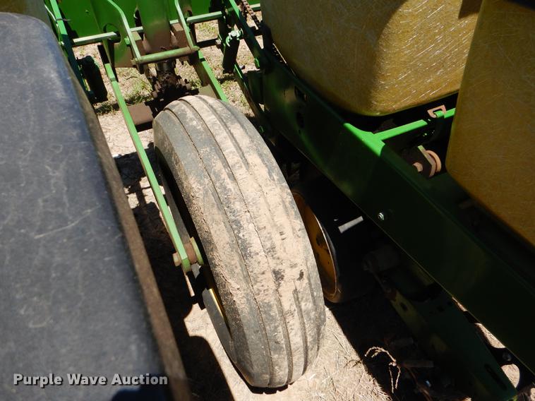 image for item FT9516 John Deere 7000 no-till planter