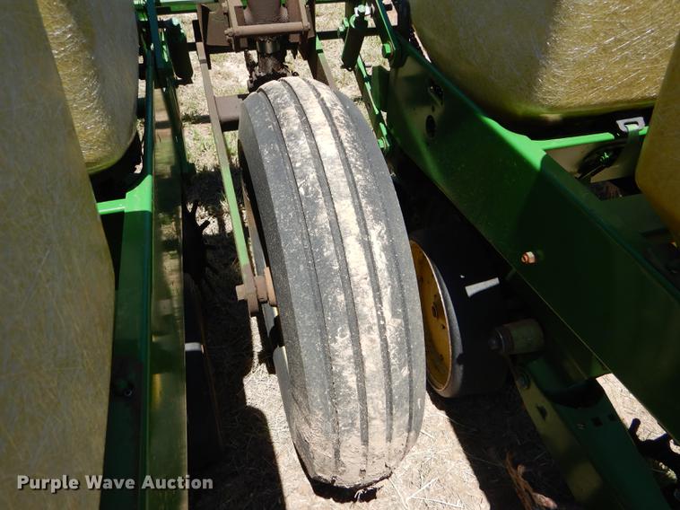 image for item FT9516 John Deere 7000 no-till planter