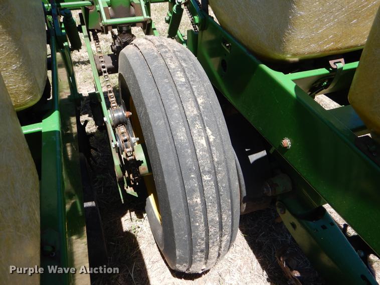 image for item FT9516 John Deere 7000 no-till planter
