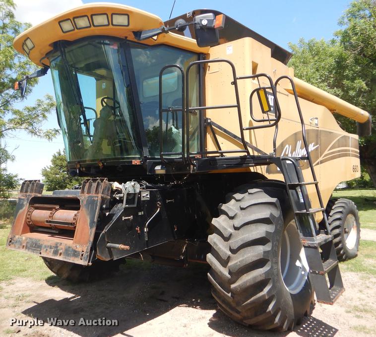 image for item FT9544 2003 Challenger 660 combine