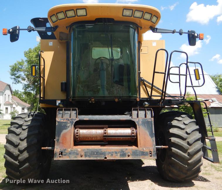 image for item FT9544 2003 Challenger 660 combine