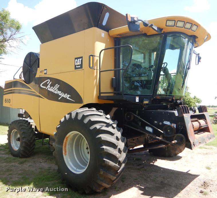 image for item FT9544 2003 Challenger 660 combine