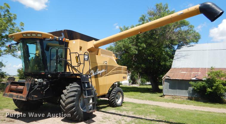 image for item FT9544 2003 Challenger 660 combine