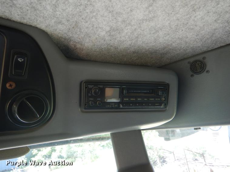 image for item FT9544 2003 Challenger 660 combine