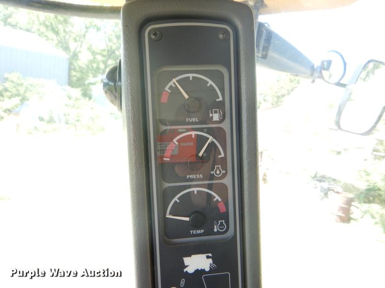 image for item FT9544 2003 Challenger 660 combine