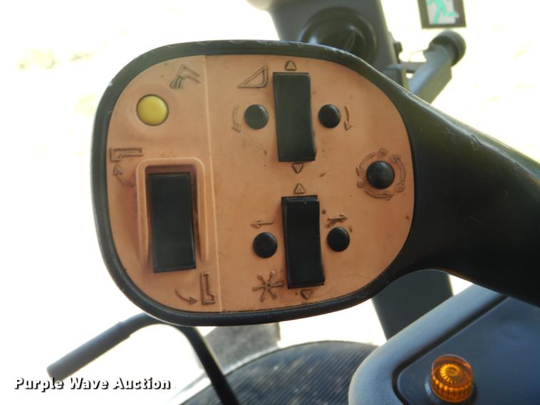 image for item FT9544 2003 Challenger 660 combine