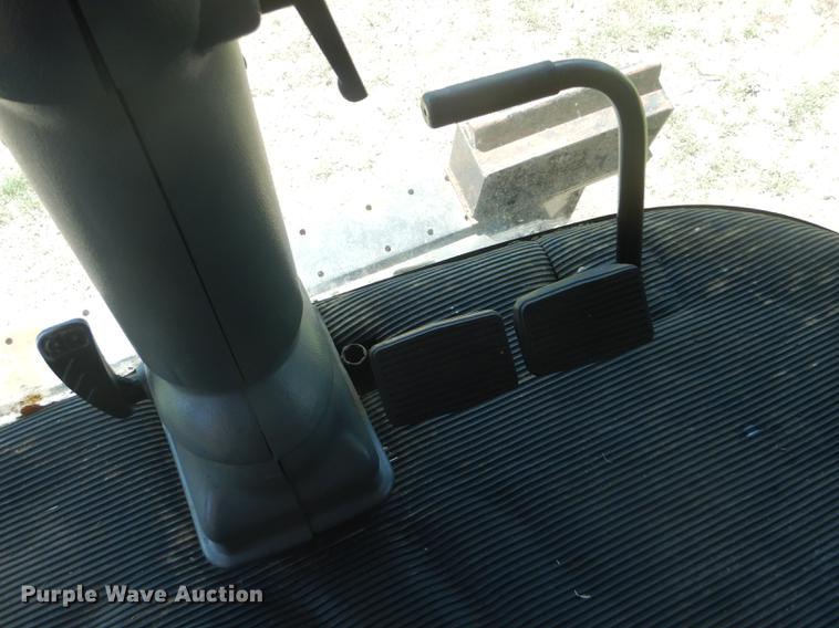 image for item FT9544 2003 Challenger 660 combine