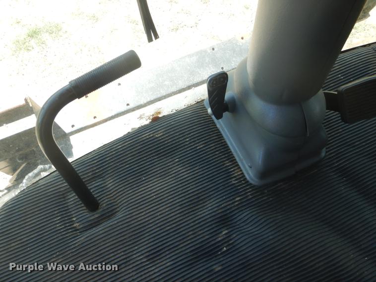 image for item FT9544 2003 Challenger 660 combine