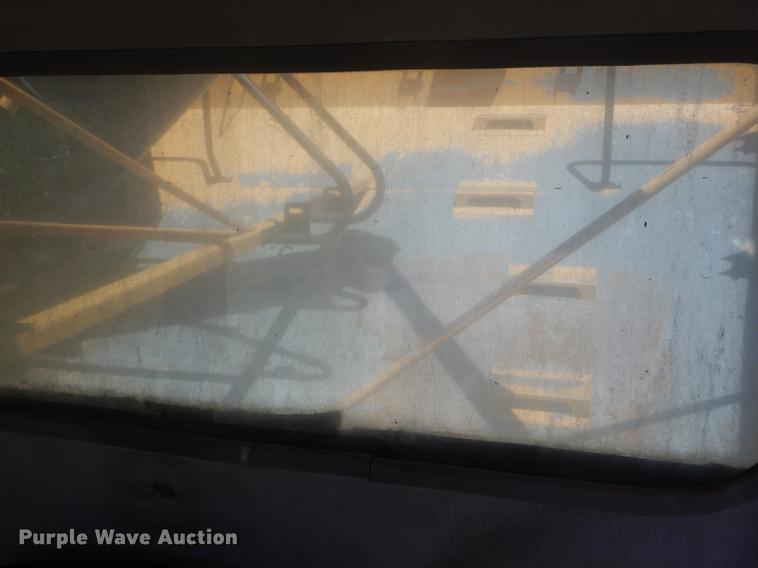 image for item FT9544 2003 Challenger 660 combine