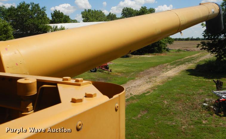 image for item FT9544 2003 Challenger 660 combine