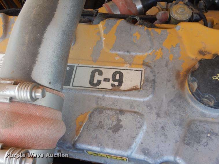 image for item FT9544 2003 Challenger 660 combine