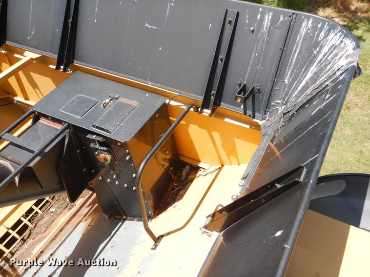 image for item FT9544 2003 Challenger 660 combine