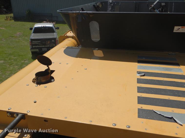 image for item FT9544 2003 Challenger 660 combine