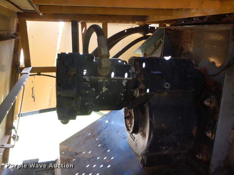 image for item FT9544 2003 Challenger 660 combine