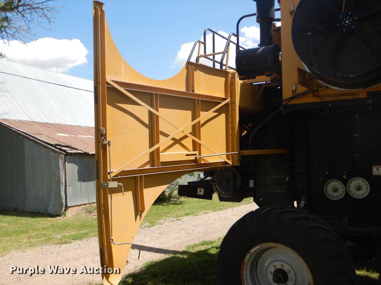 image for item FT9544 2003 Challenger 660 combine