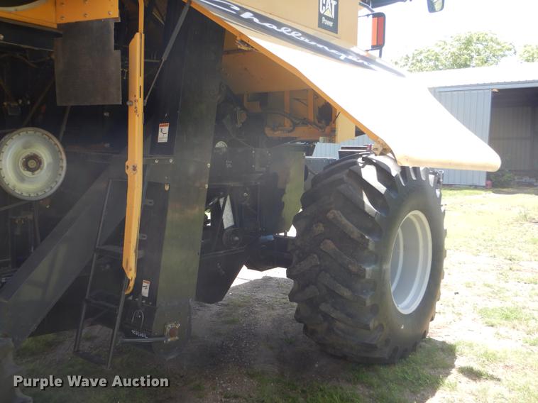 image for item FT9544 2003 Challenger 660 combine