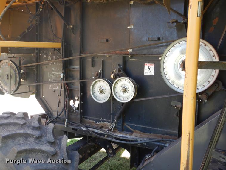 image for item FT9544 2003 Challenger 660 combine