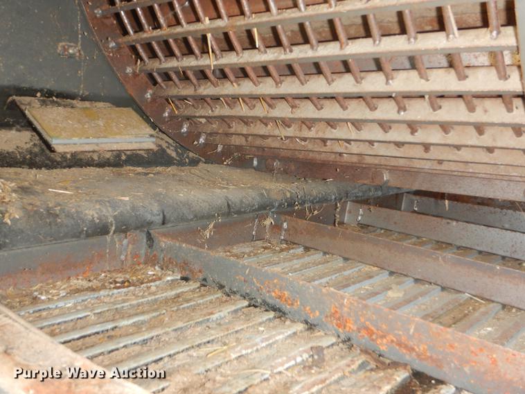 image for item FT9544 2003 Challenger 660 combine