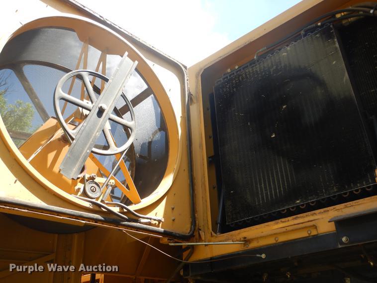 image for item FT9544 2003 Challenger 660 combine