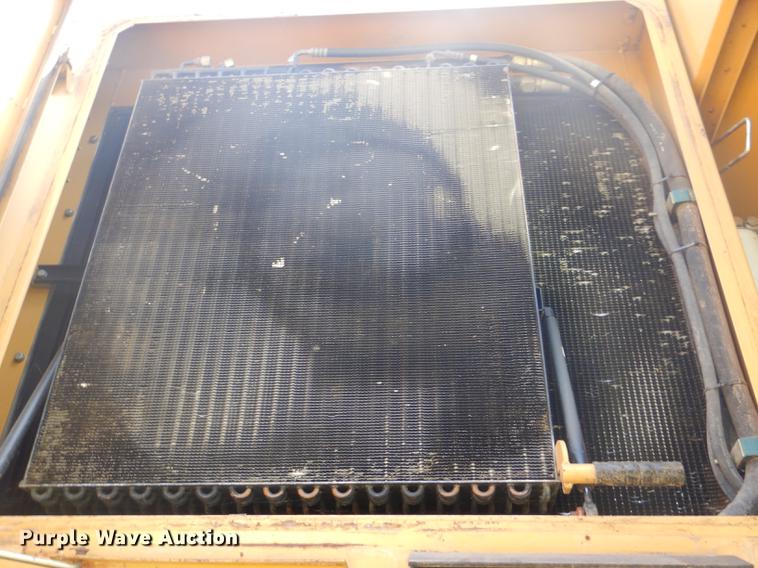 image for item FT9544 2003 Challenger 660 combine