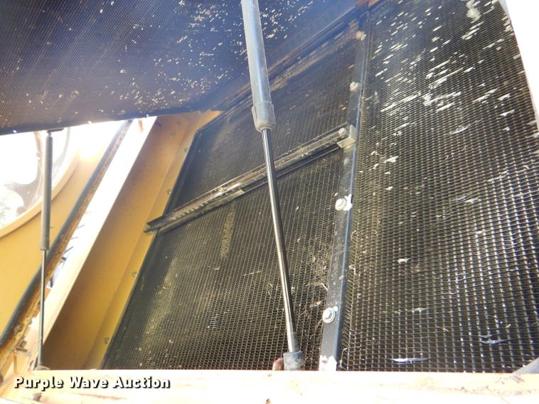 image for item FT9544 2003 Challenger 660 combine