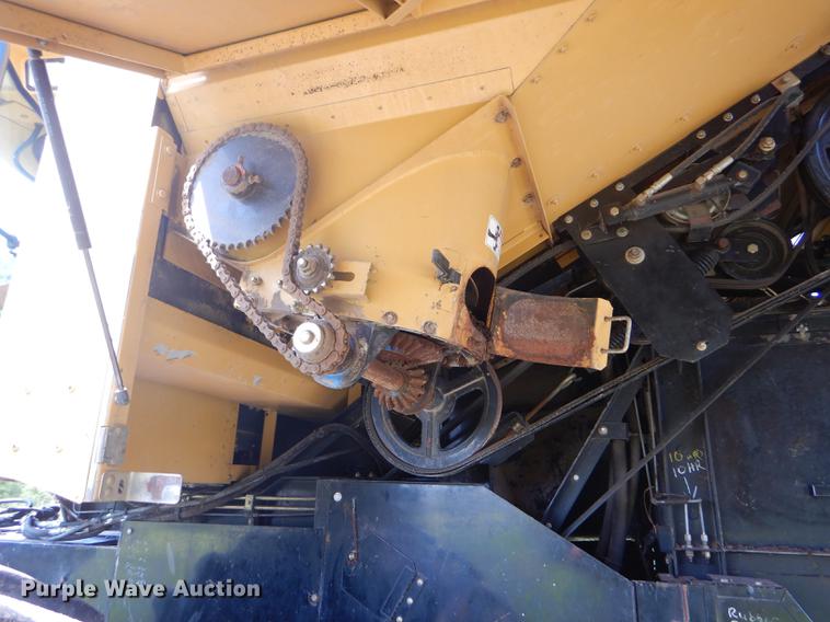 image for item FT9544 2003 Challenger 660 combine