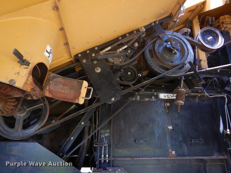 image for item FT9544 2003 Challenger 660 combine