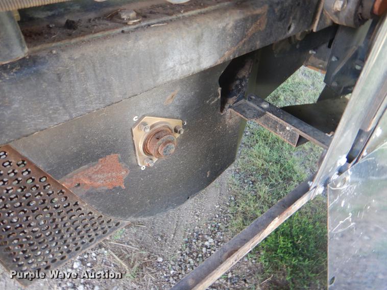 image for item FT9544 2003 Challenger 660 combine