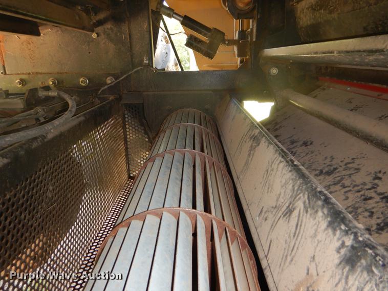 image for item FT9544 2003 Challenger 660 combine