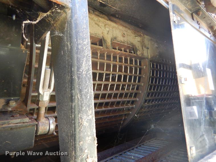 image for item FT9544 2003 Challenger 660 combine