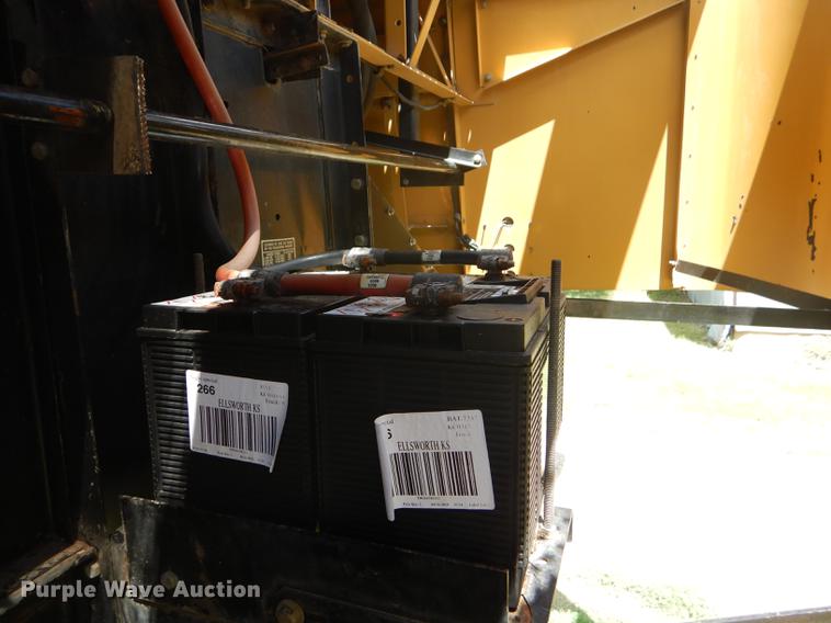 image for item FT9544 2003 Challenger 660 combine