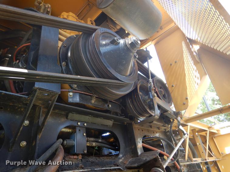 image for item FT9544 2003 Challenger 660 combine