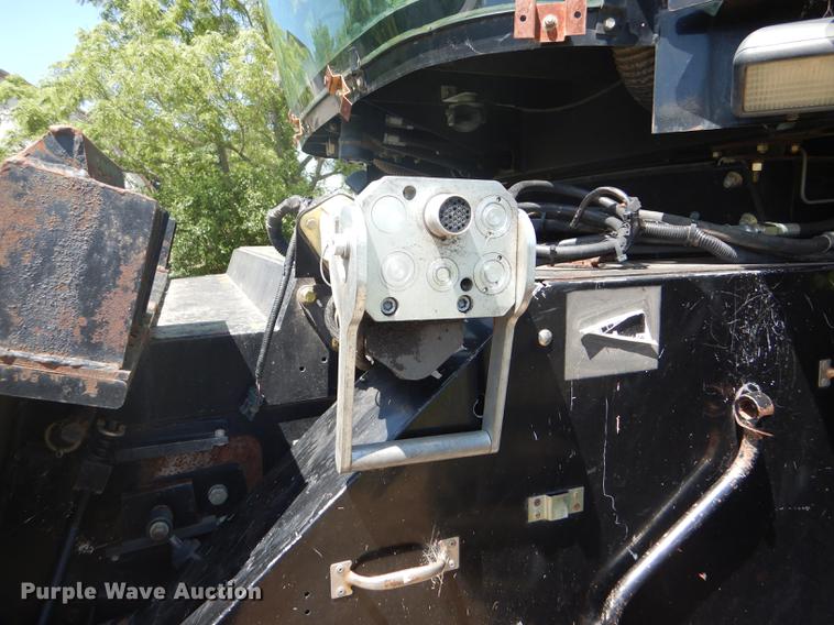 image for item FT9544 2003 Challenger 660 combine