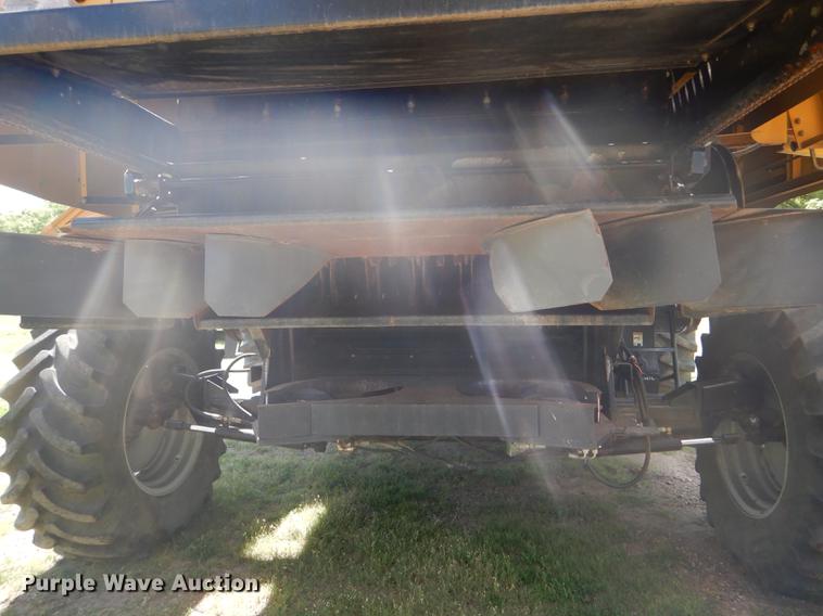 image for item FT9544 2003 Challenger 660 combine